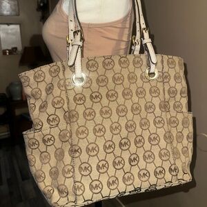 White/tan MK tote bag